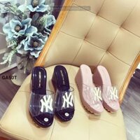 Giày guốc đế xuồng