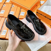 Giày lười nữ Prada chất da mềm mũi tròn, loafer nữ đế cao 4cm tôn dáng, giày đốc nữ khóa tam giác cực xinh