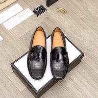 Giày lười tây nam Gucci thiết kế với da thật cao cấp tạo nên sự sang trọng cho phái nam có lớp lat da mềm mại.