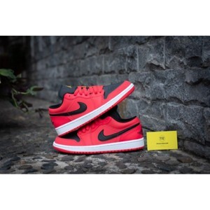 Giày Nike Wmns Air Jordan 1 Low 'Siren Red' DC0774-600