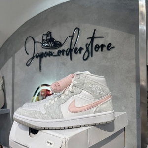 Giày Nike Wmns Air Jordan 1 Mid SE 'White Light Iron Ore' DN4045-001