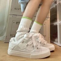 Giày nữ cổ thấp thoải mái và bền bỉ màu trắng với viền xanh lá cây