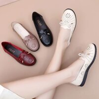 Giày Nữ Giày Đơn Đế Mềm Mùa Hè Đế Bằng Chống Trơn Trượt Thoải Mái Trung Niên Người Cao Tuổi Mẹ Lỗ Dép Nữ Trung Niên Giày Da Thoáng Khí