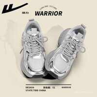 Giày nữ Warrior 2025 mùa xuân mới, đế dày, tăng chiều cao, giày bố bán chạy màu bạc, giày thể thao đa năng cho phụ nữ