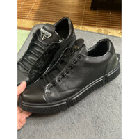 Giày Prada mới 99% ( đi được 2 lần )  full box