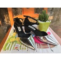 Giày sandal có quai dây