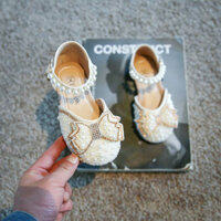 Giày Sandal Nữ Influencer Mùa Hè 2025 Phong Cách Mới Bé Gái Phong Cách Chanel Giày Công Chúa Trung Nhỏ Trẻ Em Baotou Pha Lê Sandal