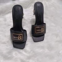 Giày sandal nữ màu đen bản khóa