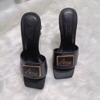 Giày sandal nữ màu đen