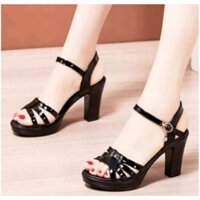 Giày sandan quai đan hình tim 7f