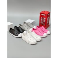 Giày siêu lười Native Kids , nhựa mềm đúc nguyên đôi, Thiết kế nhiều màu sắc cho bé , Thích hợp đi mưa đi bộ