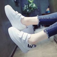 Giày sneaker trắng