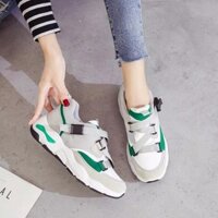 Giày sneaker