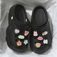 Giày Sục Crocs Đen Cute – Giày Charm Dễ Thương, Đi Trong Nhà Ngoài Trời, Phong Cách Trẻ Trung-Đế cao 5-7cm