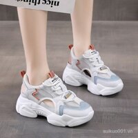 Giày thể thao bố đế dày rỗng bán chạy cho phụ nữ, mũi kín, giày thể thao lưới thoáng khí mới mùa hè 2025 cho phụ nữ