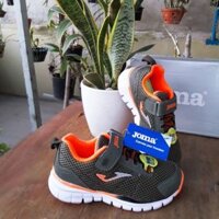 Giày thể thao hiệu Joma