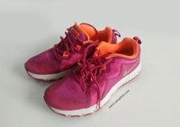 Giày thể thao màu hồng tim Nike size 36 tương đương 23cm chuẩn xịn.