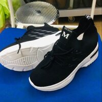 Giày thể thao nữ đen