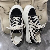 Giầy thể thao ô vuông có đen và trắng