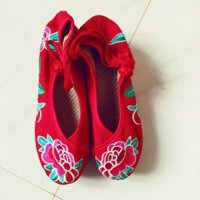 Giày thêu hoa cổ trang size 36