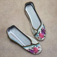 GIÀY THỔ CẨM THÊU TAY