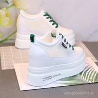 Giày Trắng thoáng khí mặt lưới Sản phẩm mới Giày thường ngày đế xuồng 10cm tăng chiều cao bên trong tôn dáng gầy mẫu mới 2025 mùa hè cho Nữ Giày người nhỏ