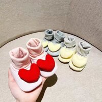 Giày và tất trẻ sơ sinh 0-1 tuổi cho bé mùa thu, giày đế mềm ấm và chống rơi cho bé trai và nữ, phong cách mới