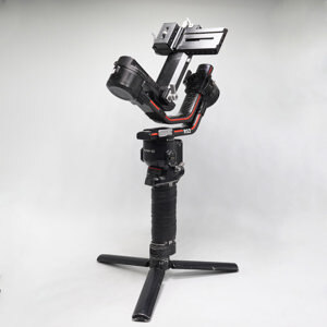 Gimbal chống rung cho máy ảnh DJI Ronin S