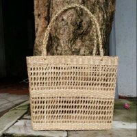 Giỏ cói đi chợ thật phong cách
