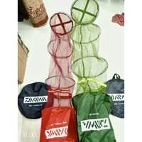 giỏ đựng cá Daiwa mắt lưới làm từ sợi dù bọc 1 lớp nhựa rất bền, sợi mắt nhỏ, chịu tải tốt. vành làm từ inox cứng cáp