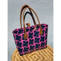 Giỏ Nhựa Đan màu sắc Trẻ Trung Dùng Để Đi Chợ Hoặc Làm Quà Tặng Cho Bạn Bè Nước Ngoài Kích Thước Ngang32*Cao23*Rộng14cm
