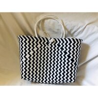 Giỏ Nhựa Đan Phối Màu Sắc Trẻ Trung Dùng Để Đi Chợ, Du Lịch, Làm Quà Tặng Cho Bạn Bè Trong Và Ngoài Nước