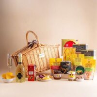 Giỏ Picnic Rượu Vang Trắng - Bánh Và Ăn Vặt Tone Nâu Cao Cấp