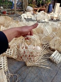 Giỏ Tre Đựng Trứng Gà So – Giỏ Xách Tre Mini