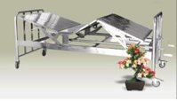Giường 2 tay quay inox, bánh xe có nệm kích thước 190cmx90cmx55cm