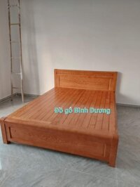 GIƯỜNG GỖ SỒI NGA DÁT PHẢN 1M6 X 2M