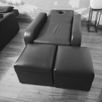 Giường massage gỗ mặt nệm bọc da đen thanh lý