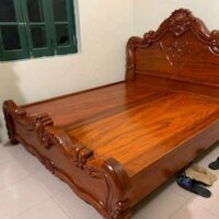Giường ngủ gỗ gụ