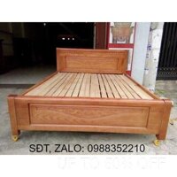 giường ngủ gỗ xoan đào kiểm hàng trước khi thanh toán