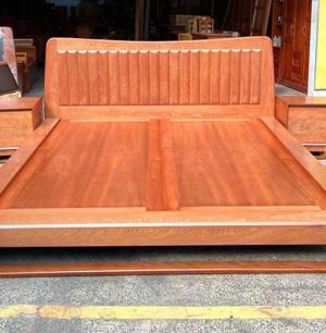 Giường Ngủ Kiểu Nhật Gỗ Xoan Đào 1m6 GN424