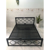 Giường sắt cách điệu đầu giường màu đen nhiều kích thước mẫu 11 - 1mx2m