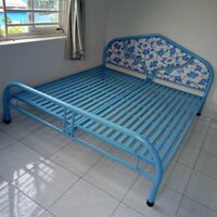 Giường sắt rộng 1m8 dài 2m sơn tĩnh điện ống tròn màu kem tại Hồ Chí Minh