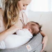 Gối cho bé bú Ergobaby Pillow  Xám