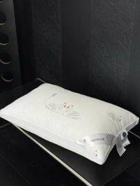 Gối Moncler size 48x74cm (đôi gồm 2 cái)