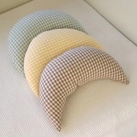 Gối ngủ vầng trăng khuyết cho bé