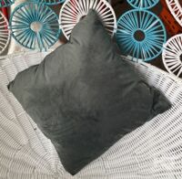 goi sofa nhung mau xam