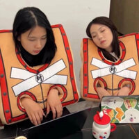Gối Tù Nhân, Gối Gông Cùm Gối Ngủ Tù Nhân Gối Còng Tay Quà Tặng Bạn bè MEHOM - GB04