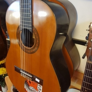 Đàn Guitar Classic ABE GUT 65B