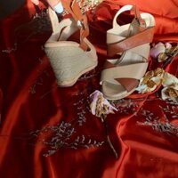 Guốc xuồng đế cói