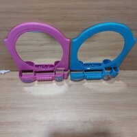 Gương phòng tắm, kiếng nhựa treo tường có kệ để kem đánh răng